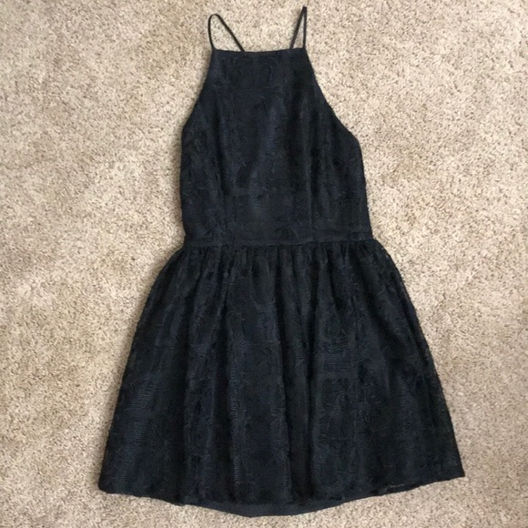 🌻Beautiful Bebe Dress🌻 - Picture 3 of 6